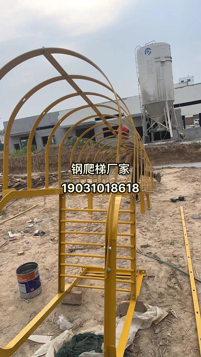 鋼爬梯源頭工廠 爬梯廠家 檢修爬梯鋼結(jié)構(gòu).護(hù)籠爬梯源頭廠家